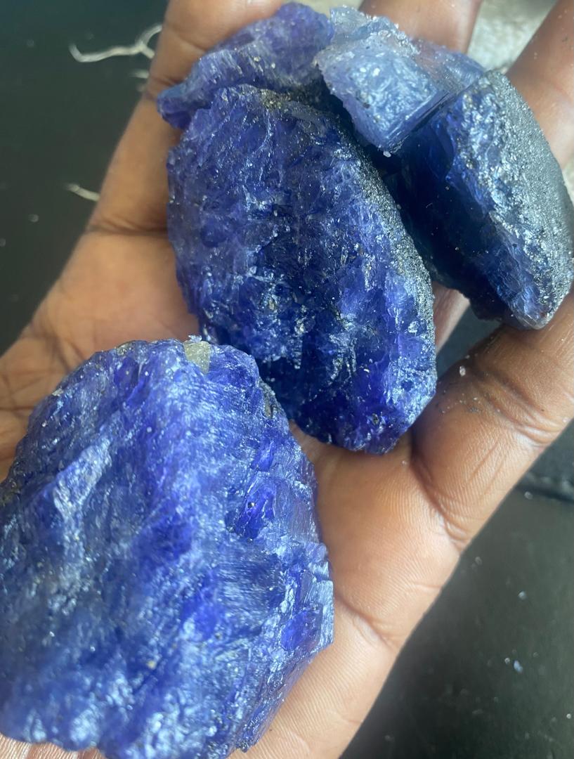 Rough tanzanite from Tanzania